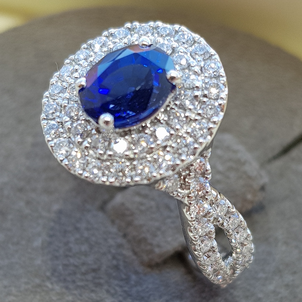 Sapphire diamond platinum ring, twisted ring design