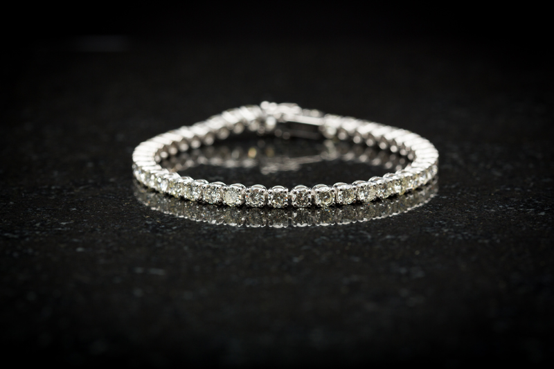 Classic diamond line bracelet in 18k white gold